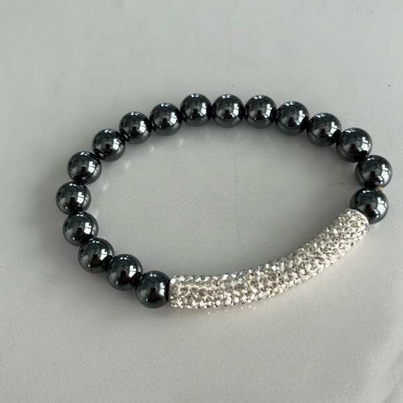 Black Pearl & Crystal Bracelet - Picture 4 of 5